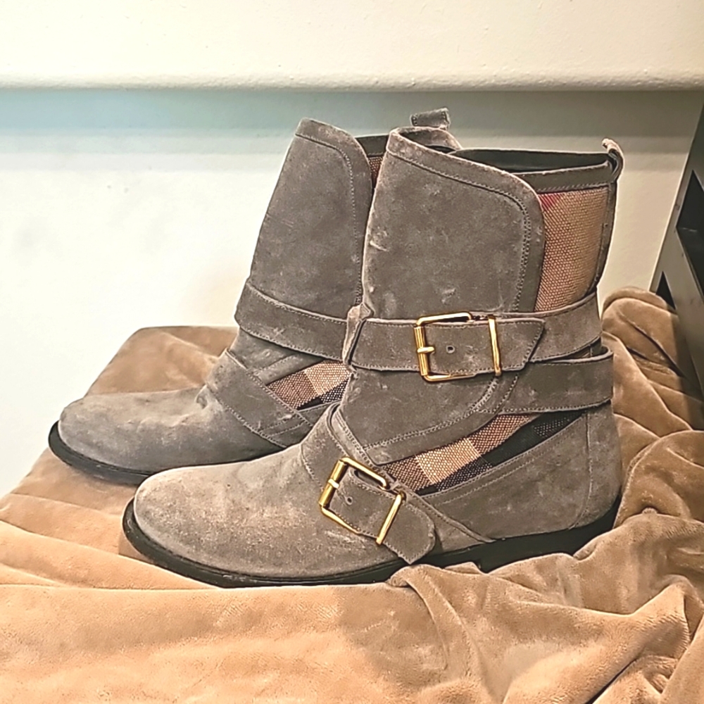 Burberry boots